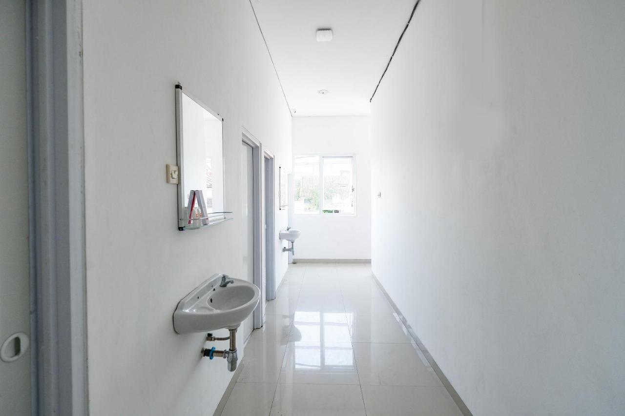 Spot On 2026 Arta Residence Semarang Buitenkant foto
